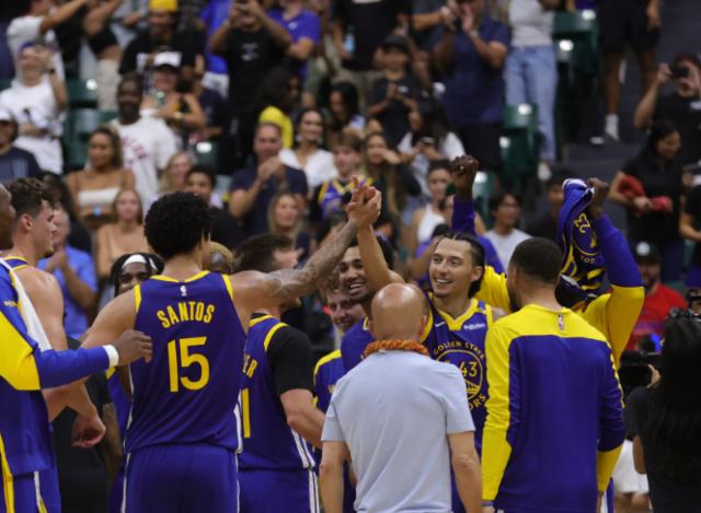 开云kaiyun官方网站-压哨绝杀！勇士新援抢戏：三分7中5，库里开心庆祝