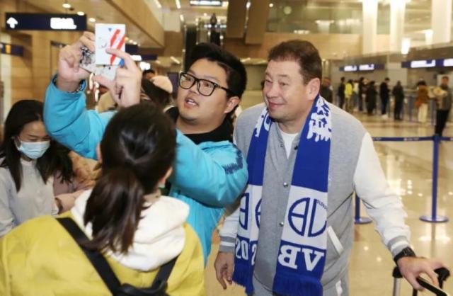 开云kaiyun平台-申花新帅：执教申花任务艰巨 像涅波那样证明自己