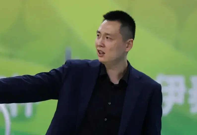 开云kaiyun网页版-卢伟：偰李永炜场上的组织让今天我们能尝试使用双塔阵容