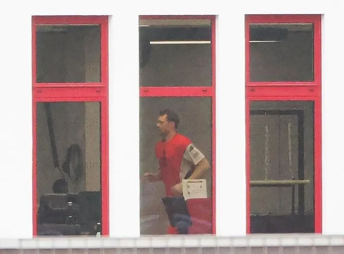 开云kaiyun官方网站-TZ：诺伊尔今天在拜仁健身房恢复性训练，复出至少还要1周