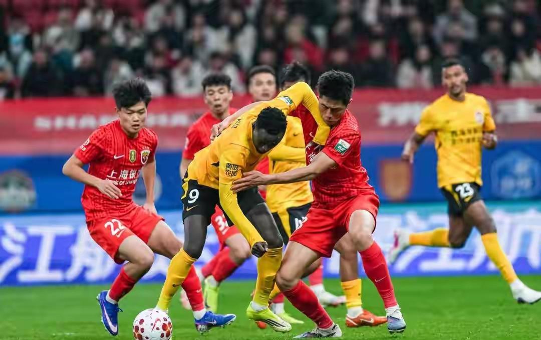 开云kaiyun平台-低调！徐江盛赞山东泰山最有冠军相，球迷：嘴下留情，海港是冠军