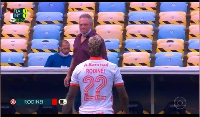 开云kaiyun平台-捐款百万让他对老东家上场 右后卫吃红牌球队输球