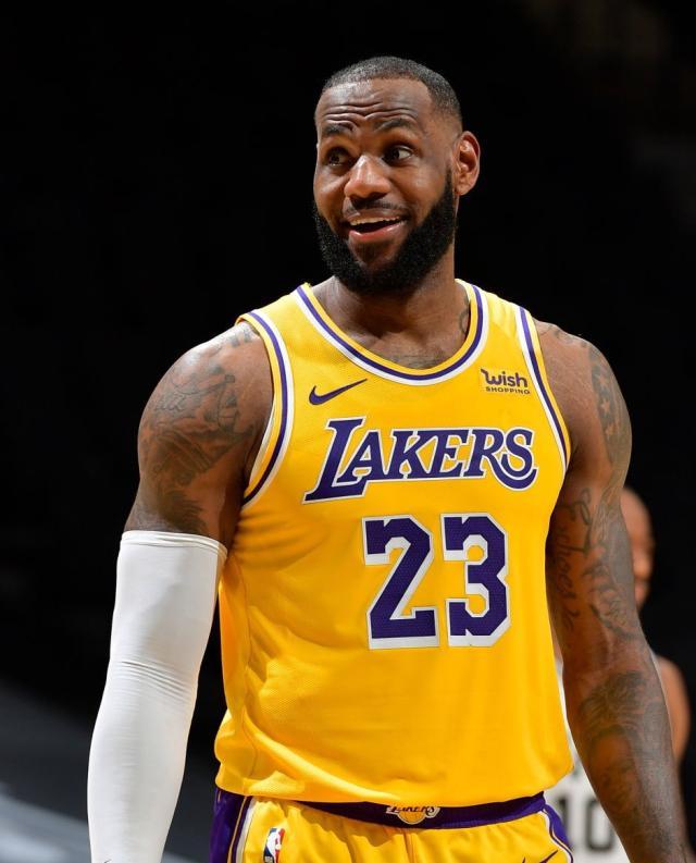 开云kaiyun首页-新赛季首期MVP榜：詹皇东契奇领跑 库里进前五